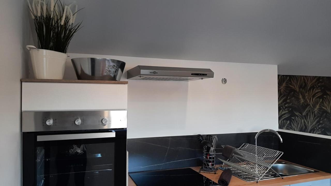 Studio chaleureux en hyper centre Charleville-Mézières Extérieur photo