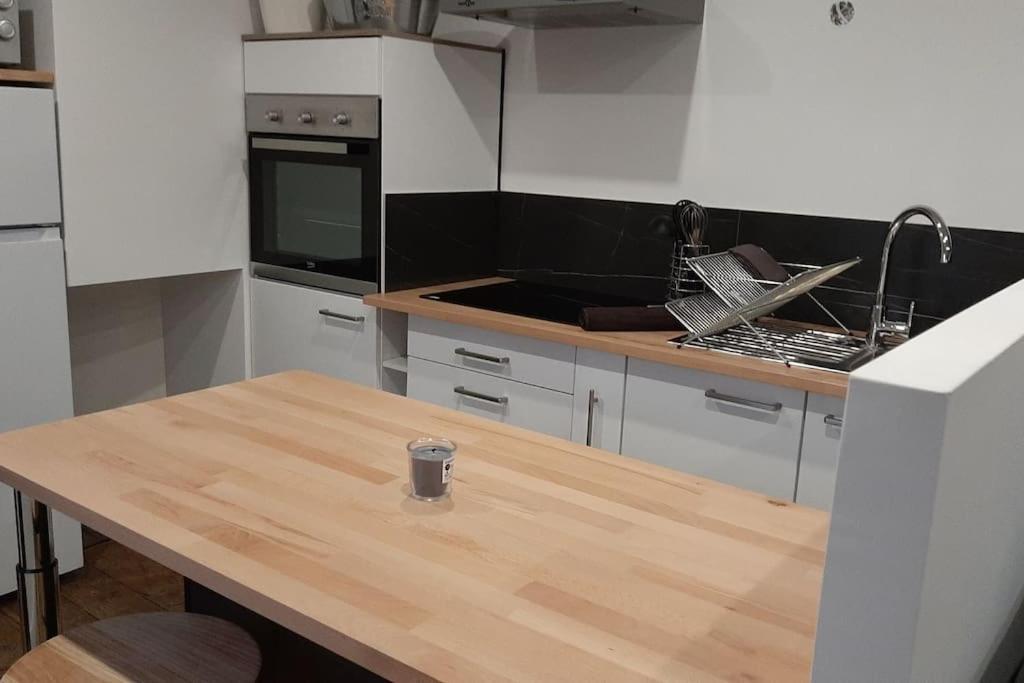 Studio chaleureux en hyper centre Charleville-Mézières Extérieur photo